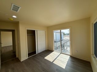186 Bell Way #102, Ventura, CA 93001