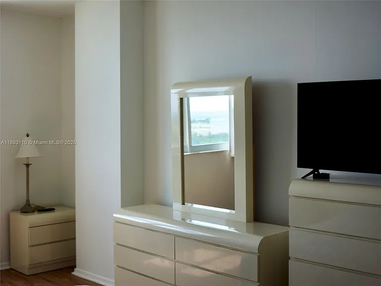 300 Bayview Dr #1206 — Photo 8
