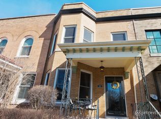 1812 W Eddy St, Chicago, IL 60657