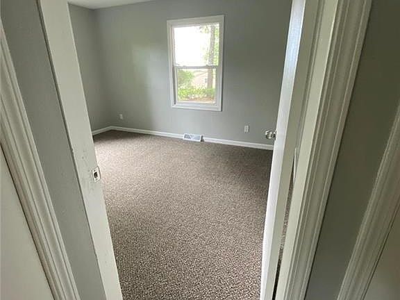 3rd image of 27166 Gravois Heights Rd