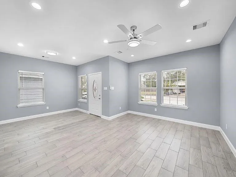5222 Bataan Rd — Photo 6