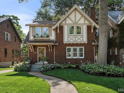 436 W Point Ct, Saint Louis, MO, 63130