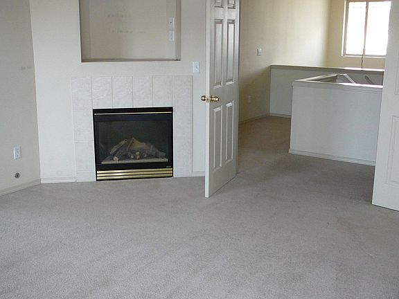 4th image of 4002 Broadmoor Dr NE