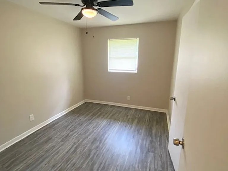 5838 Fairchild Dr — Photo 11