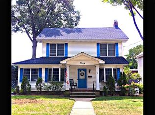 20 Forest Pl, Rockville Centre, NY 11570