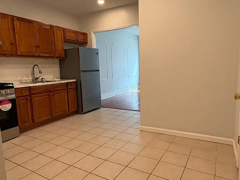 339 Danforth Ave #1F — Photo 7