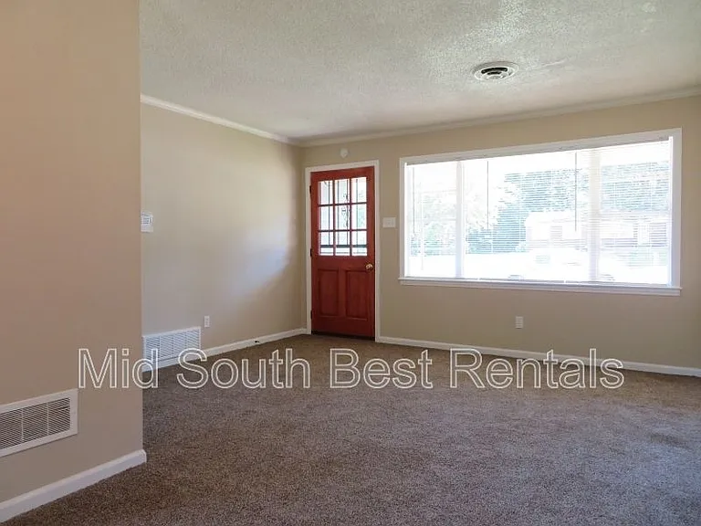2328 Saint Elmo Ave — Photo 4