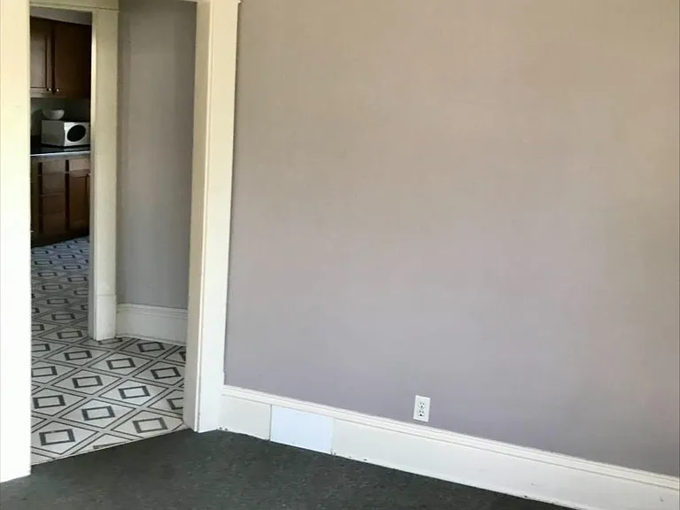 339 W Columbia St — Photo 6