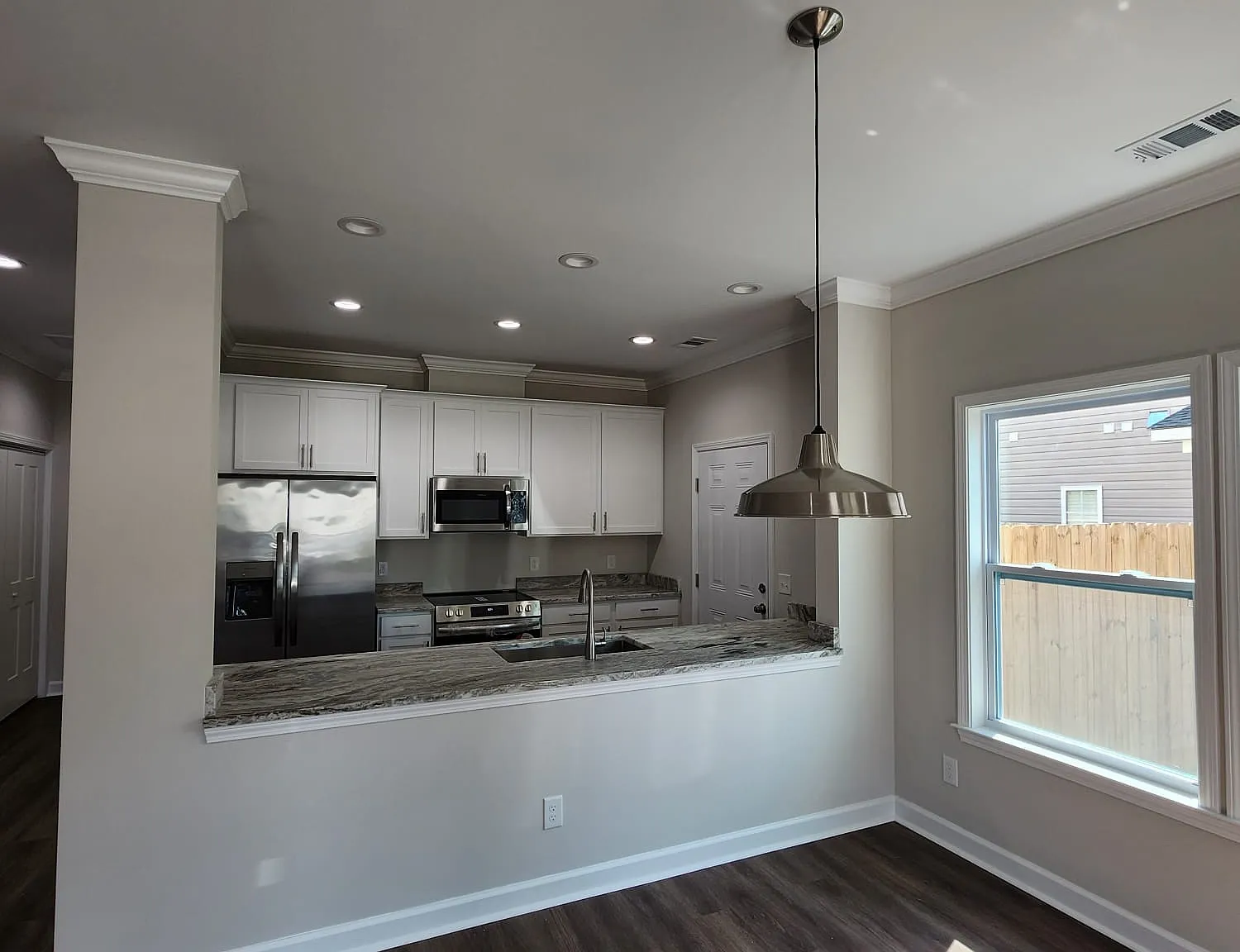 33 Travis St — Photo 3