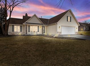 N100W14615 Ridgefield Rd, Germantown, WI 53022