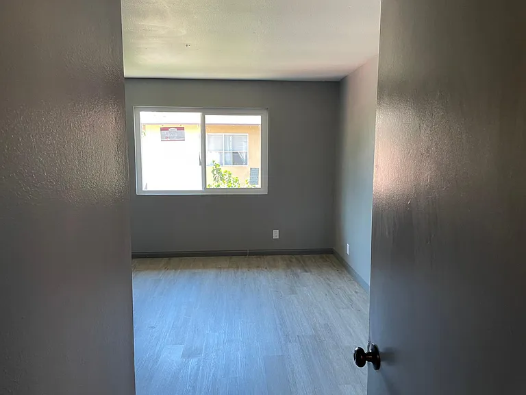 1011 W 7th St #3 — Photo 19