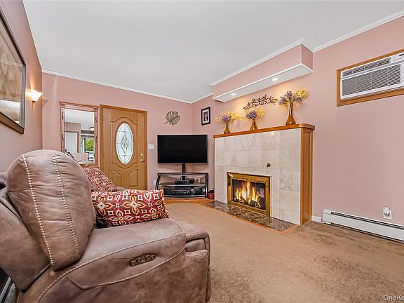 4th image of 219 Oakview Avenue