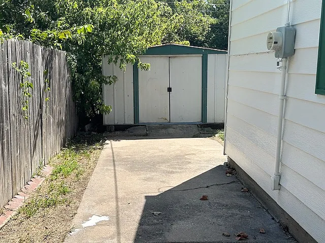 2308 S Grove St — Photo 13