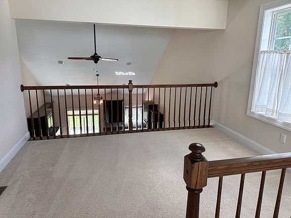 4th image of 239 Bentbrook Cir