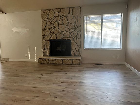5th image of 2358 W Palmetto Dr