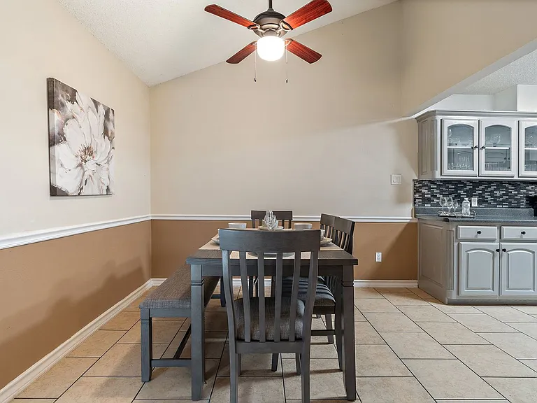 2403 N Carrier Pkwy — Photo 12