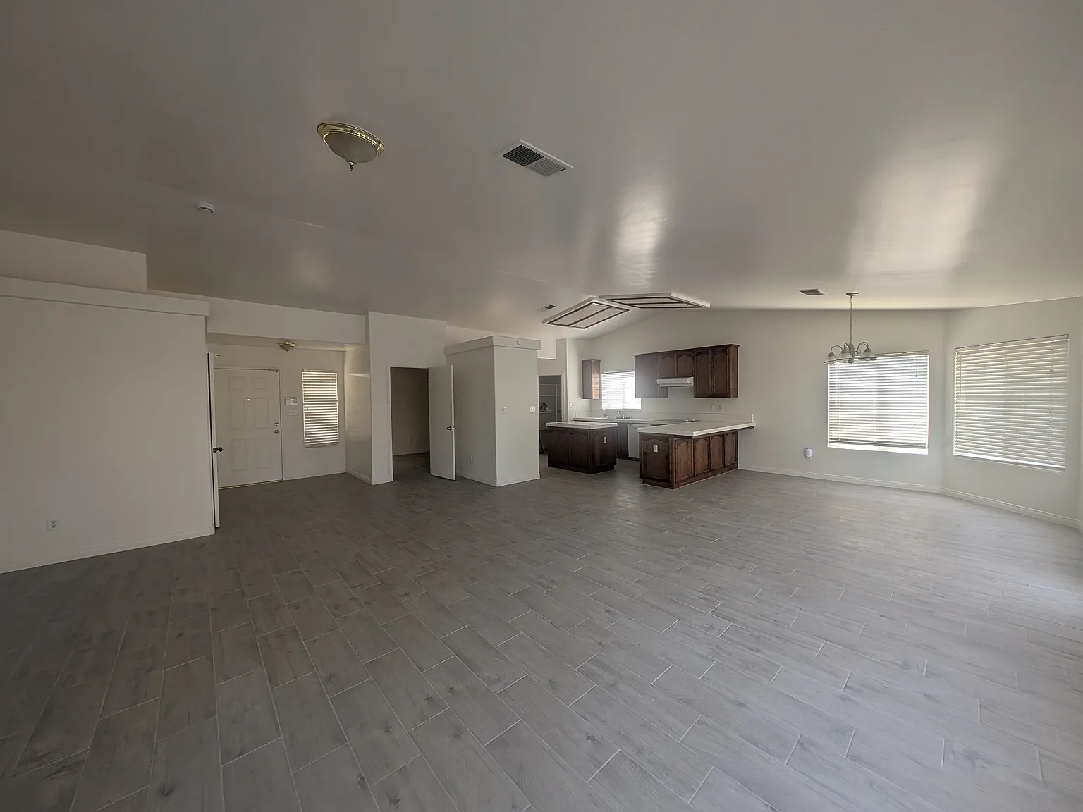 Asti Dr, Bakersfield — Photo 2