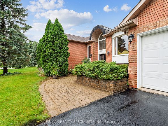 3rd image of 22 Lamont Creek Dr