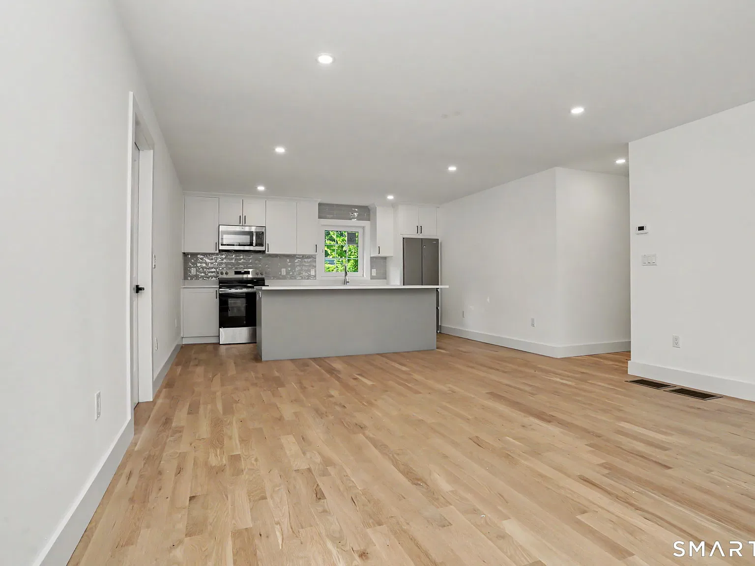 8 Benson Rd — Photo 4