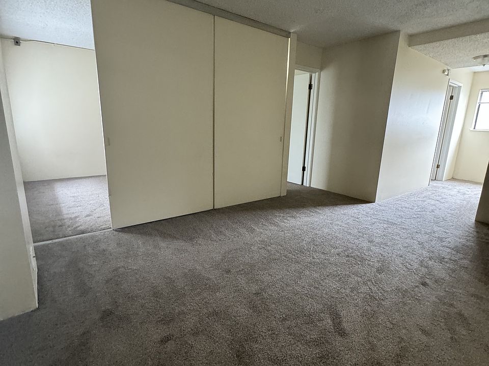 1st image of 4131 11th Ave NE APT 407