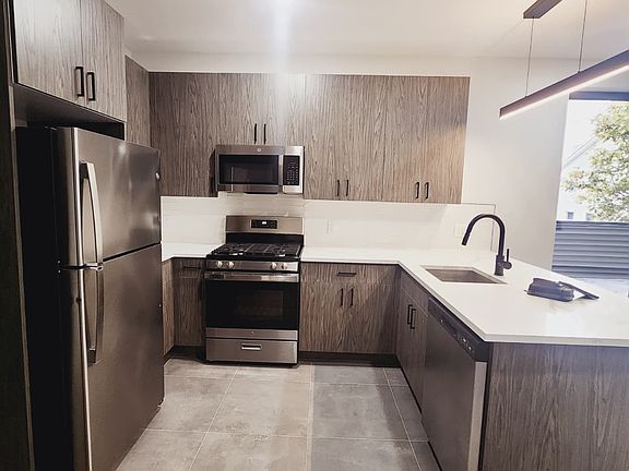 2nd image of 102 Sackett St #204