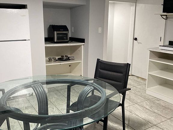 3rd image of 3811 Frances St