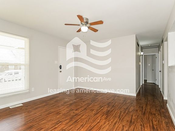 751817_004_living_room_4.jpg