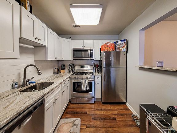 2nd image of 149 Cambridge Ct #D049