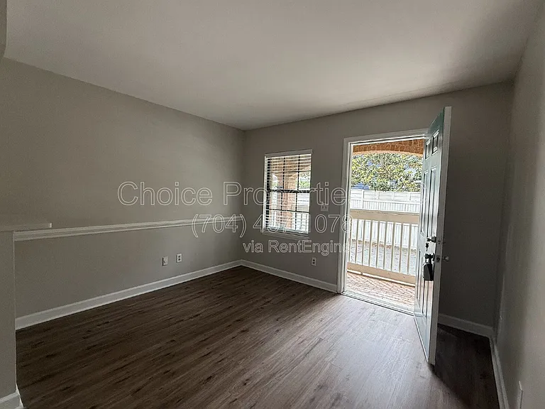 406 W 9th St #303 — Photo 6