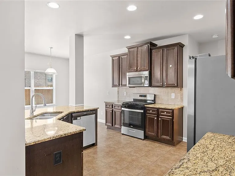 419 Live Oak Pass — Photo 13