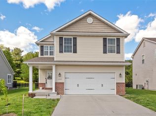 1358 Orchard Lakes Cir, Belleville, IL 62221