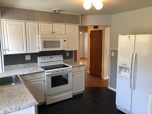 5th image of 7102 Willowdale Dr