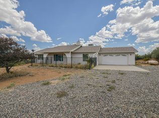 17313 E Lions Crossing Rd, Dewey, AZ 86327