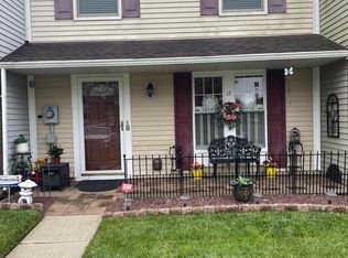 17 Victoria Manor Ct, Sicklerville, NJ 08081