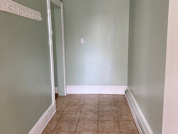 4th image of 6 W Eagle St #1