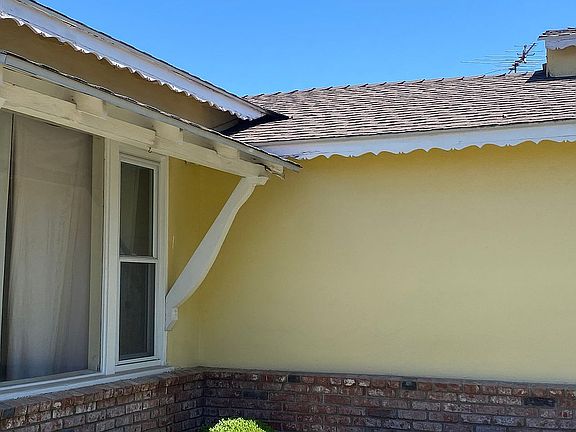 2nd image of 3219 Yearling St