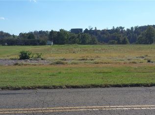 Blennerhassett Ave, Belpre, OH 45714