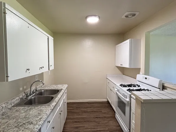 915 S Citron St APT 4, Anaheim, CA 92805