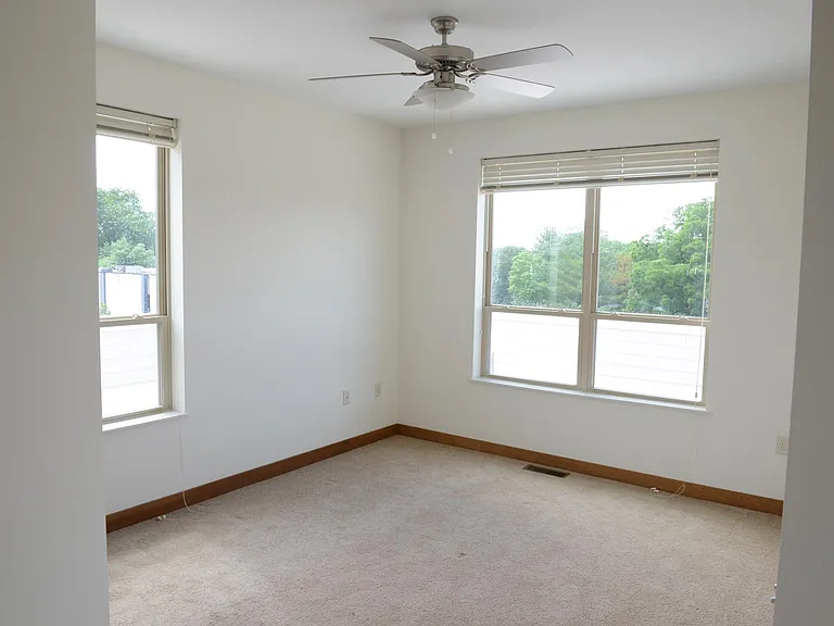 1917 Monroe St #412 — Photo 2