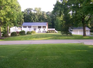 740 E Main St, Saint Johns, MI 48879