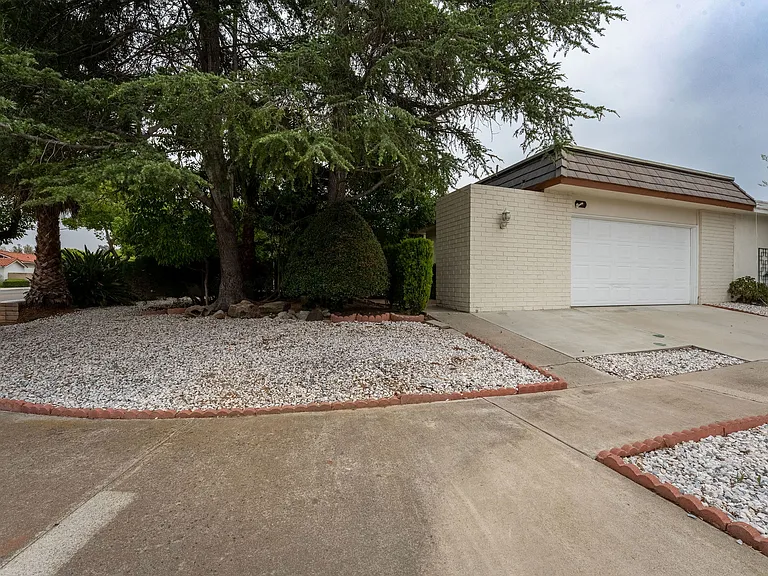 20 Norton St — Photo 32