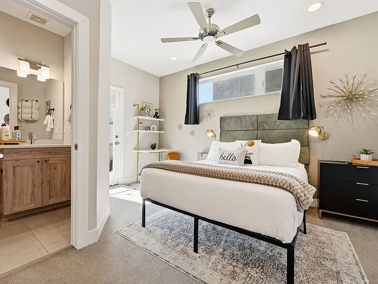 1731 Irving St #105 — Photo 33