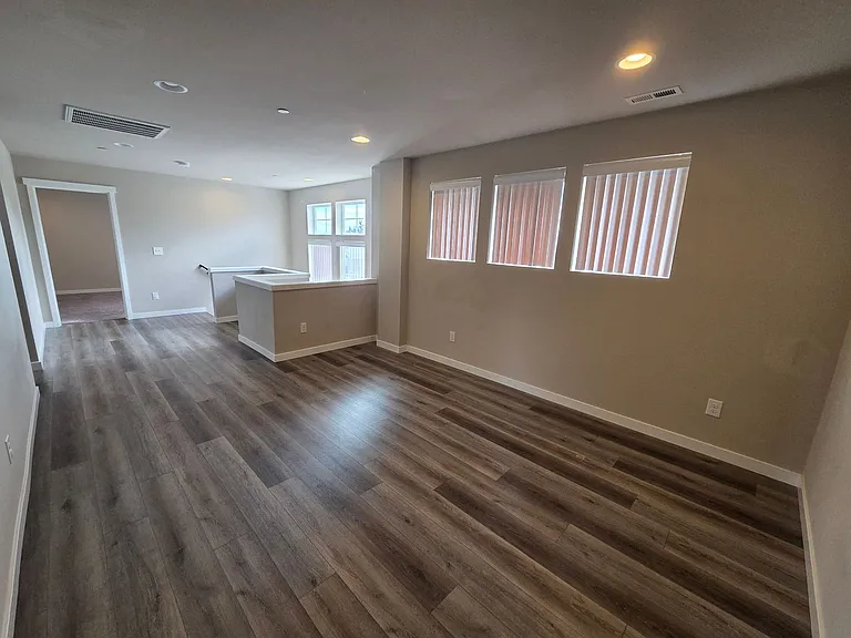 2524 Jacaranda Ave — Photo 19