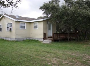 546 Forest Oak Ln, Rockport, TX 78382