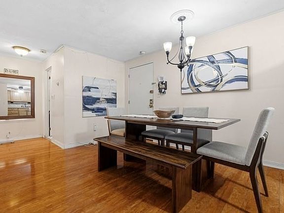 5th image of 7 Park Ave APT 25