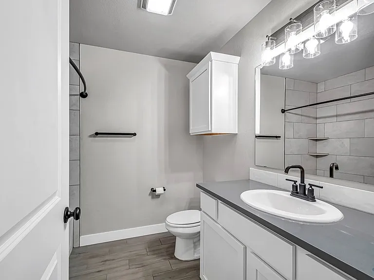 2405 Bastrop Ave — Photo 33
