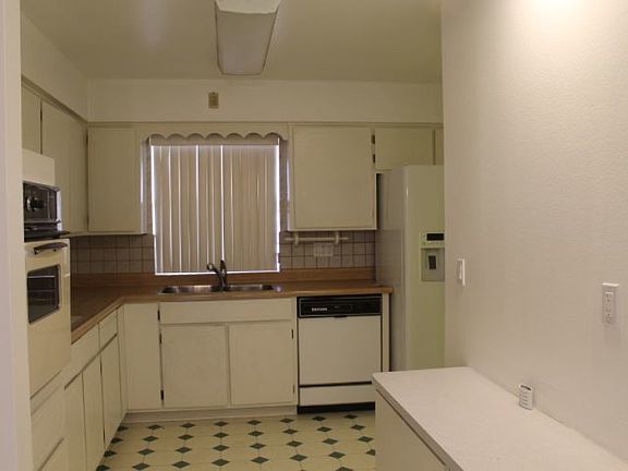 2nd image of 5009 E Flower Ave
