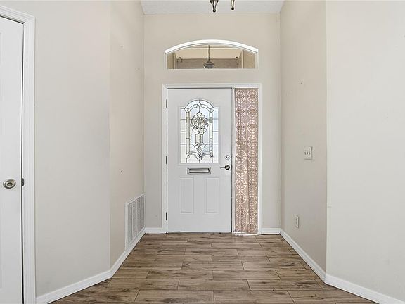 4th image of 4874 Mill Run Dr