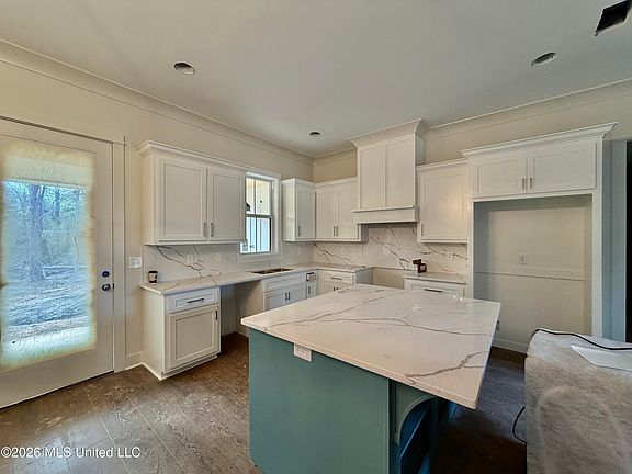 3rd image of 39 Forest Barnes Rd