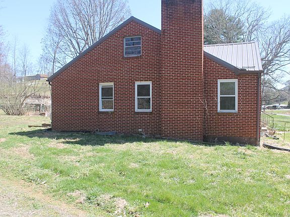 2nd image of 1596 Fort Chiswell Rd